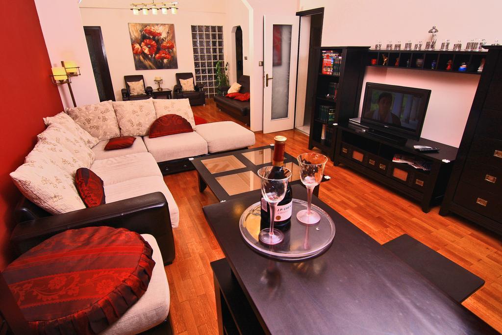Nirvana Accommodation Bucarest Exterior foto
