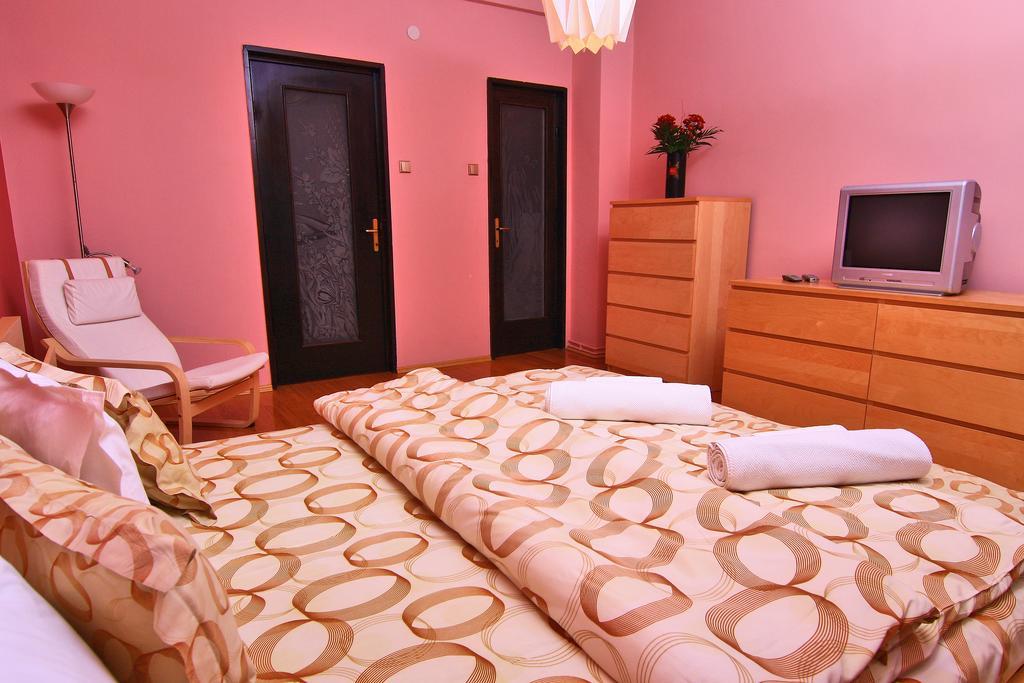 Nirvana Accommodation Bucarest Exterior foto