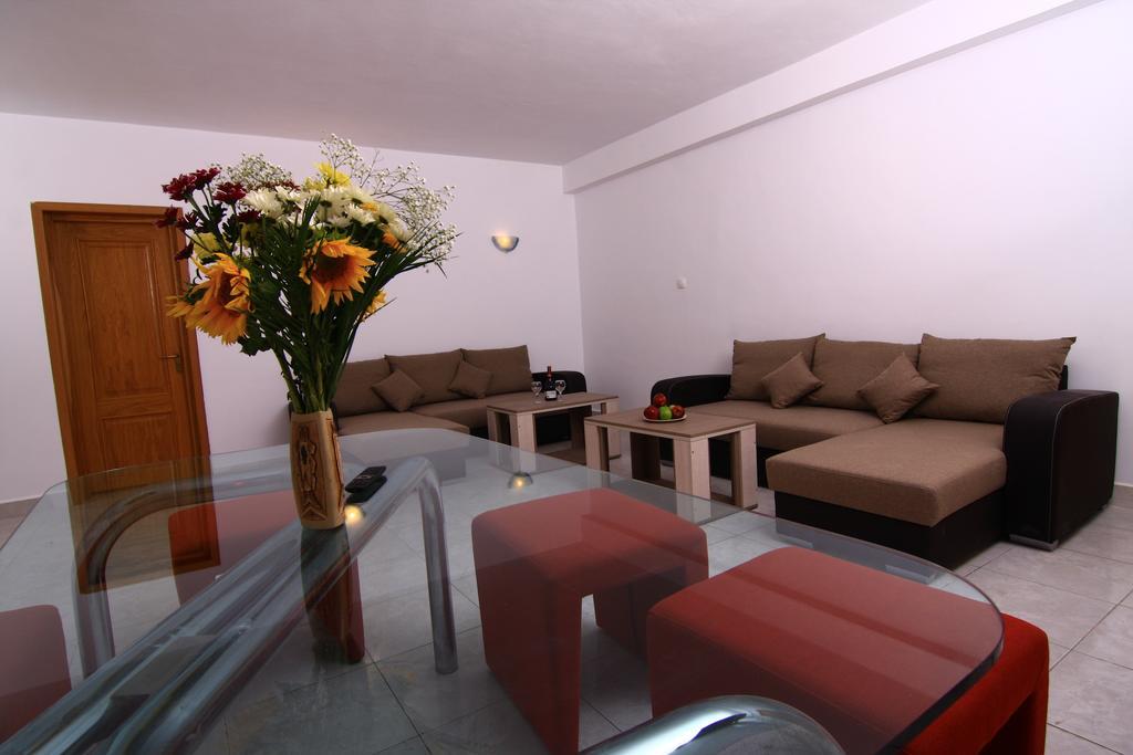 Nirvana Accommodation Bucarest Exterior foto