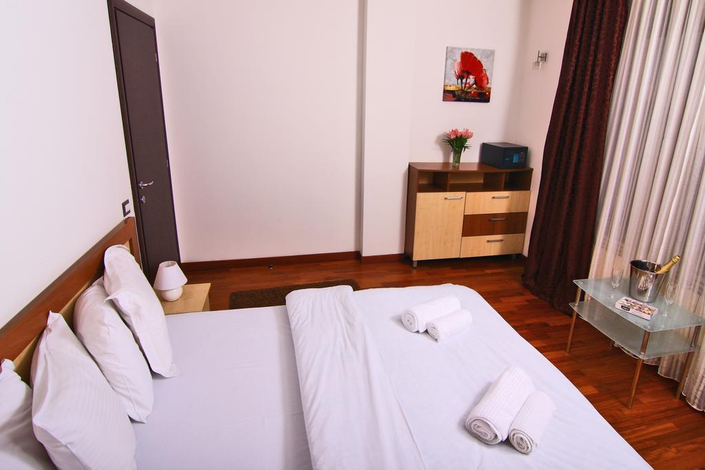 Nirvana Accommodation Bucarest Exterior foto
