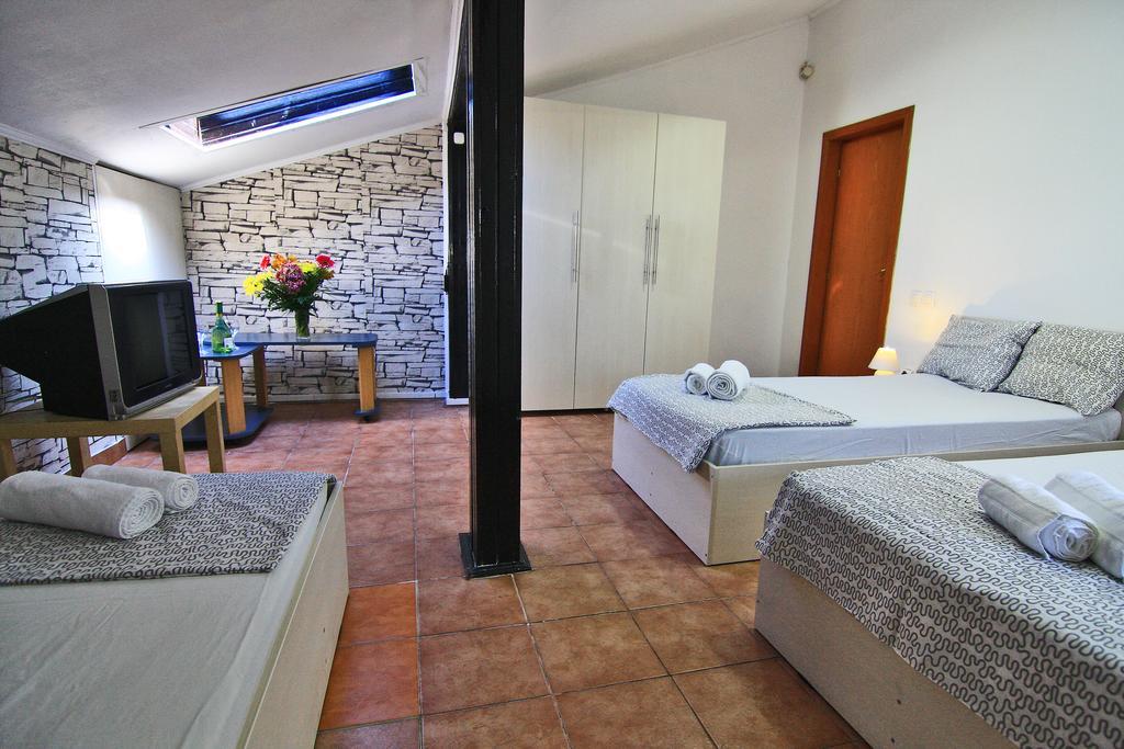Nirvana Accommodation Bucarest Exterior foto