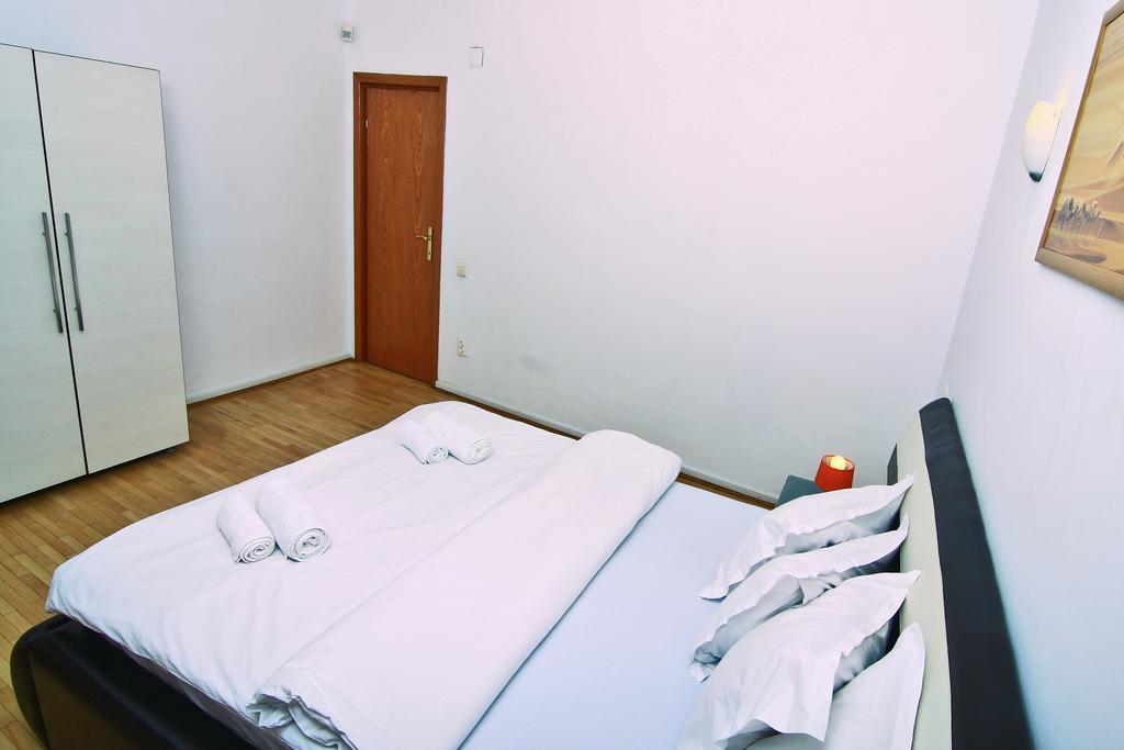 Nirvana Accommodation Bucarest Habitación foto