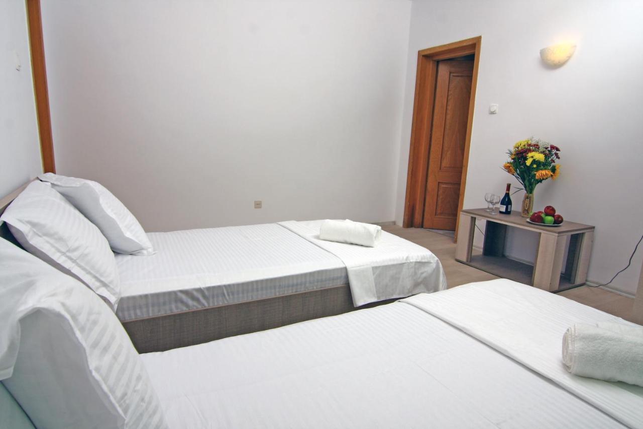 Nirvana Accommodation Bucarest Exterior foto