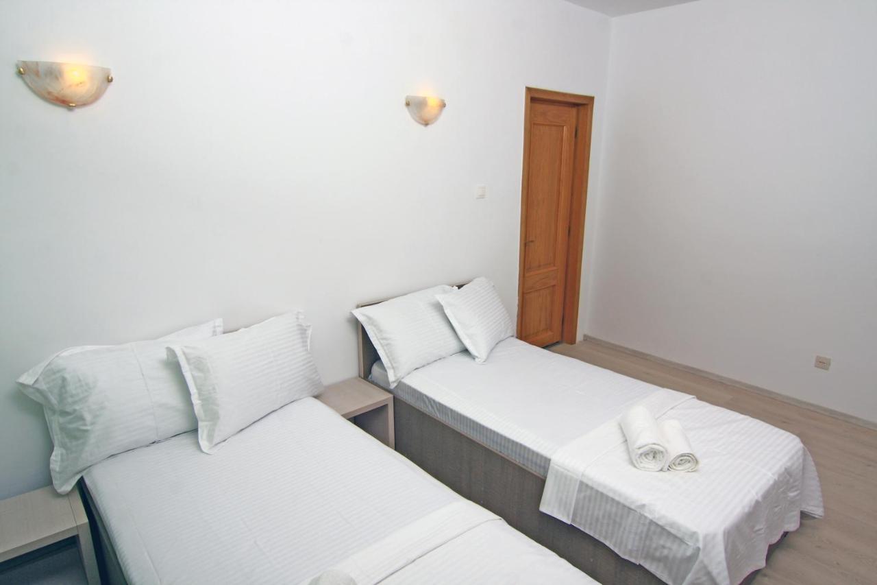 Nirvana Accommodation Bucarest Exterior foto